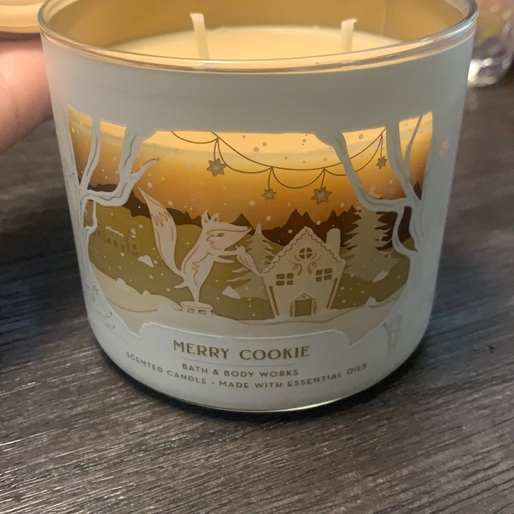 Bath and body works 3 wick candle merry cookie